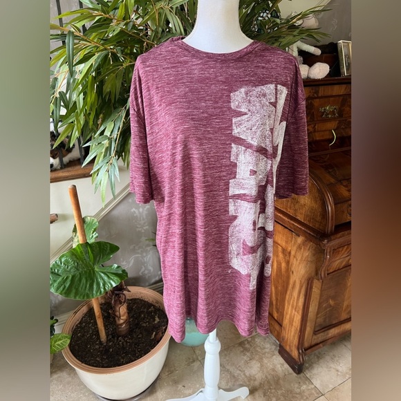 Disney men’s Star Wars crewneck T-shirt XXL NWT. Burgundy and white - Picture 8 of 10